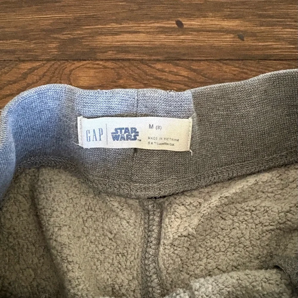 Gap kids boys Star Wars shorts with elastic waist